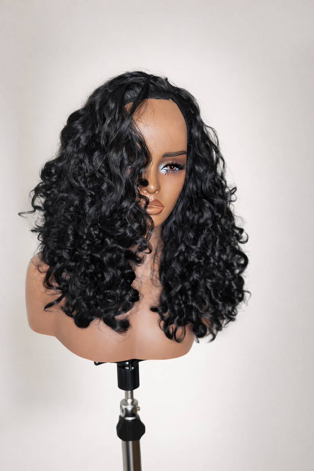 BOUNCY WIG
